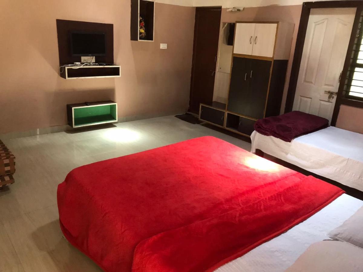 Silver Shadow Homestay Chikmagalūr Exteriör bild