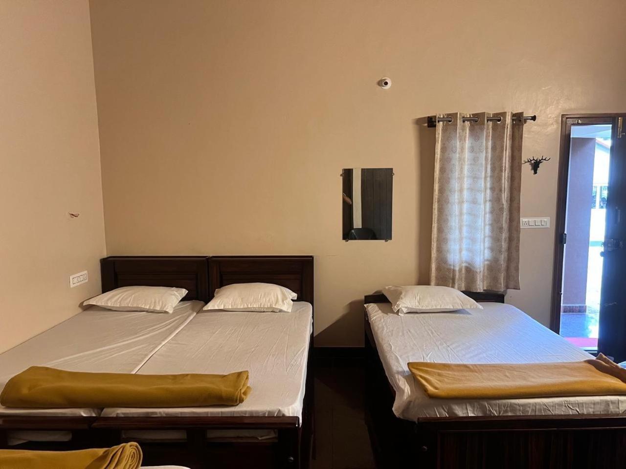 Silver Shadow Homestay Chikmagalūr Exteriör bild
